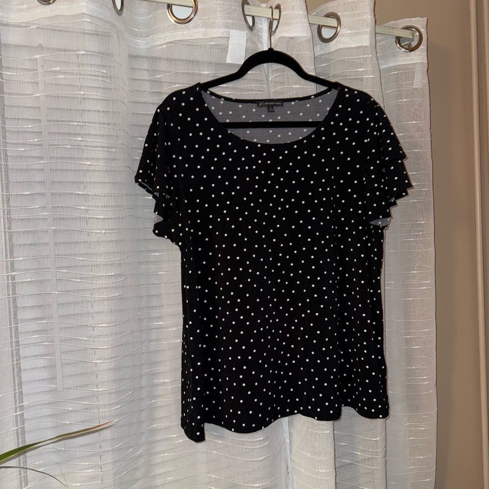 Adrianna Papell Black and White Polka Dot Short Sleeve Top